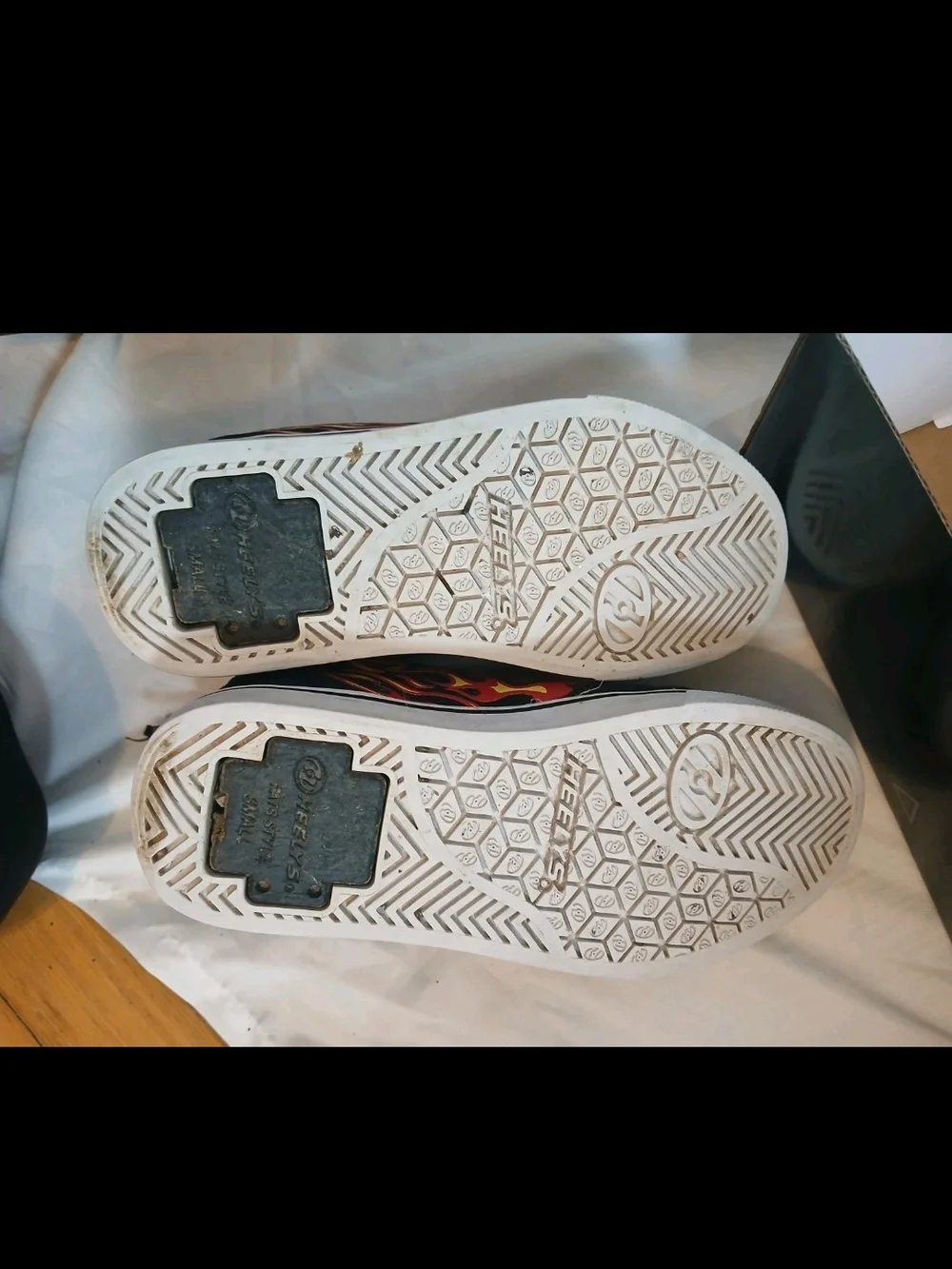 Heelys In Box Flames Yputh Size 1